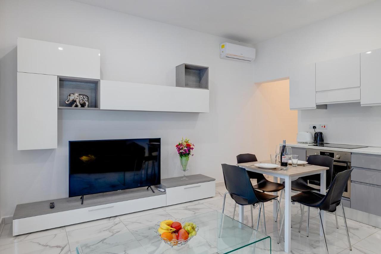 Modern 1Br Apartment, Central Location Слима Экстерьер фото