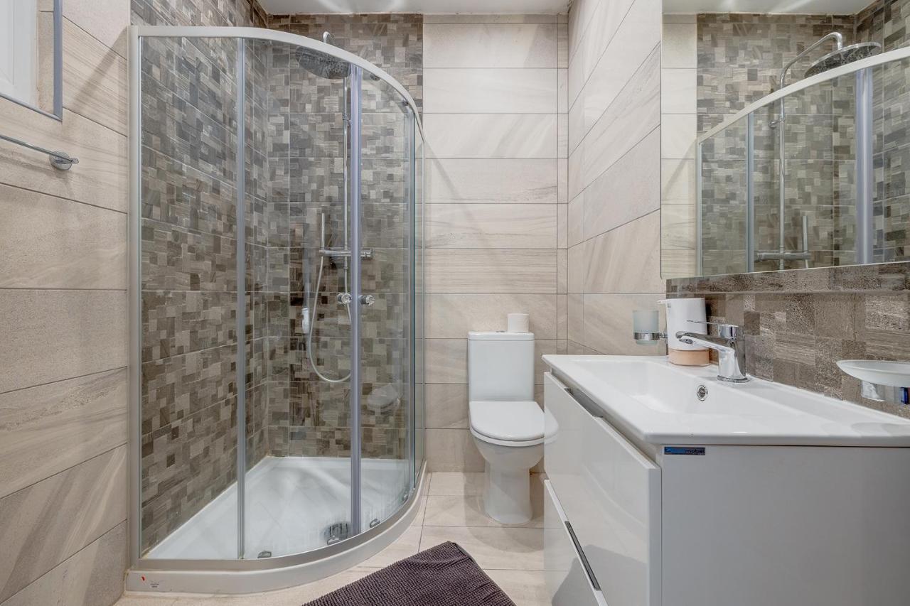 Modern 1Br Apartment, Central Location Слима Экстерьер фото