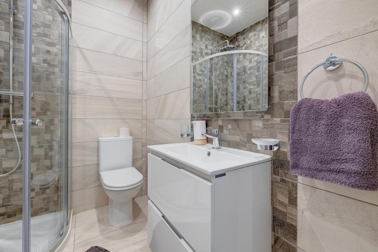 Modern 1Br Apartment, Central Location Слима Экстерьер фото